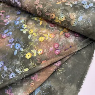 Bomullstyg TIE DYE EMBROIDERY Poppy design N