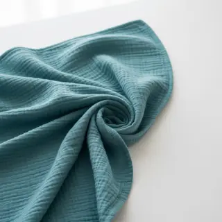 Dvojitá gázovina/mušelín blue shadow ORGANIC