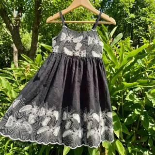 Bomullstyg EMBROIDERY Amia black