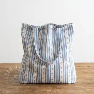 Bomullstyg Fine flowers STRIPE blue