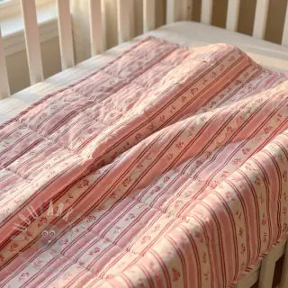 Bomullstyg Fine flowers STRIPE pink