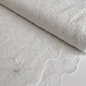 Bomullstyg EMBROIDERY 2 side Camelia