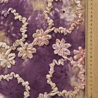 Bavlnená látka TIE DYE EMBROIDERY Eva tape design D