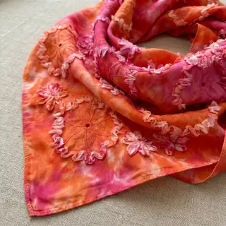 Bavlnená látka TIE DYE EMBROIDERY Eva tape design F