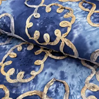 Bomullstyg TIE DYE EMBROIDERY Elise tape design D