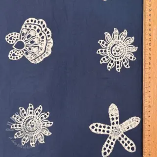 Bomullstyg EMBROIDERY Sea ornaments navy