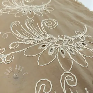 Bomullstyg VOILE EMBROIDERY Kokka natural
