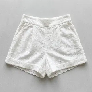 Bavlnená látka EMBROIDERY TWO-SIDE SCALLOP Simi white