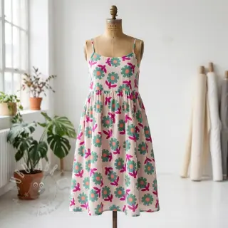 Dubbelgasväv/muslin Flowers green by JENNIFER BOURON ORGANIC