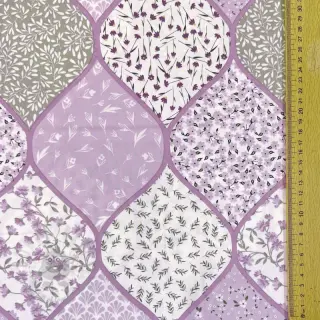 Bomullstyg Flowers patchwork lilac
