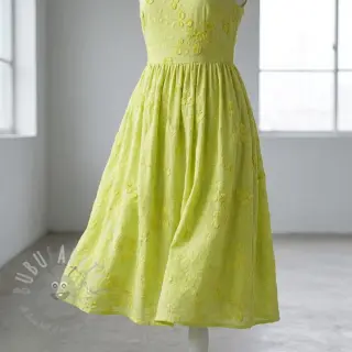 Bomullstyg EMBROIDERY Catchy leaves lime