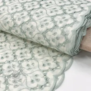Bomullstyg EMBROIDERY Lilian mint