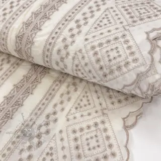 Bomullstyg EMBROIDERY Lilian beige