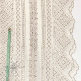 Bomullstyg EMBROIDERY Lilian beige