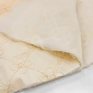 Prešívaná látka Flower design offwhite