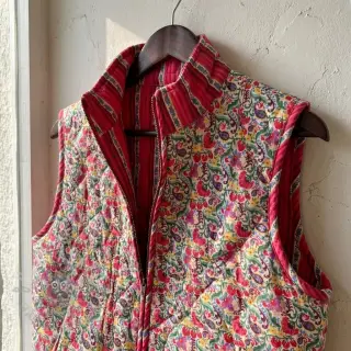 Bomullstyg VOILE STEPPED Paisley flowers white digital print