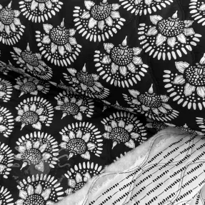 Bomullstyg VOILE STEPPED Bouquet flowers balck digital print