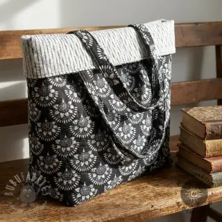 Bomullstyg VOILE STEPPED Bouquet flowers black digital print