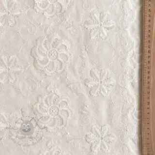 Bomullstyg EMBROIDERY Catchy Flowy white