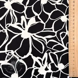 Bomullstyg SATIN Magnolia NERIDA HANSEN black