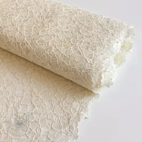 Spets Scallop design B off white