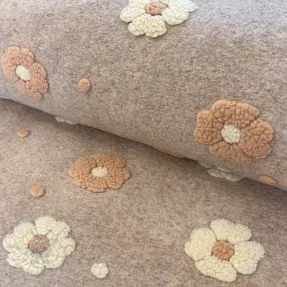 Kappmaterial LUXE with 3D Flowers sand