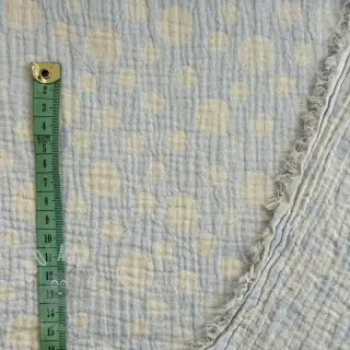 Dubbelgasväv/muslin JACQUARD Dots light blue