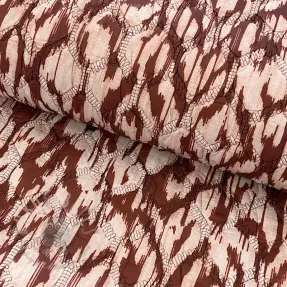 Vadderat tyg Blurry Ikat brown