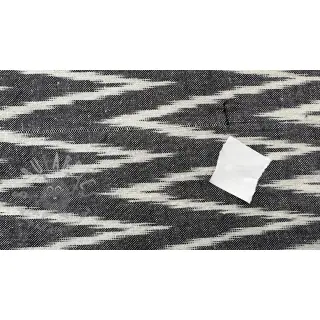 Bomullstyg IKAT grey design Och 2:a sortering