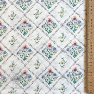 Bomullstyg Flowers Tara off white design Och digital print