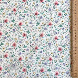 Bomullstyg Flowers Tara off white design B digital print