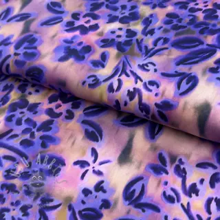 Bomullstyg SATIN Purple flowers digital print