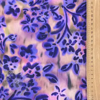 Bomullstyg SATIN Purple flowers digital print
