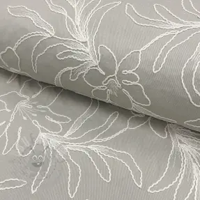 Bomullstyg EMBROIDERY GABARDINE Luana grey