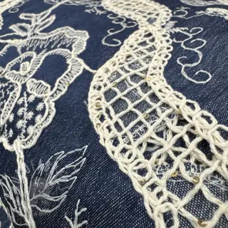 Bomullstyg JEANS EMBROIDERY Flora design A